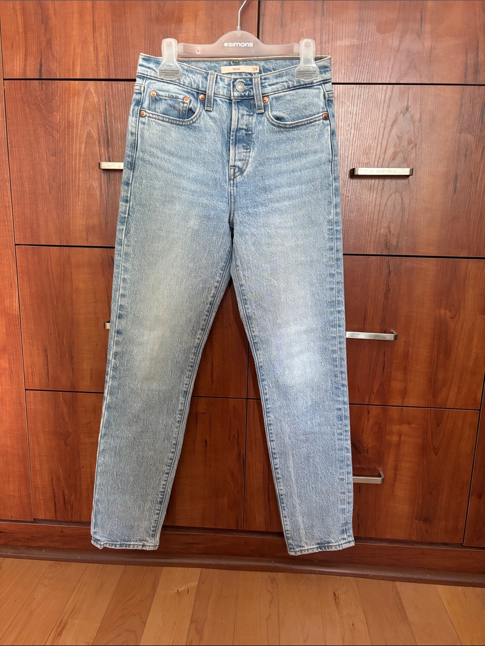 Levi's Wedgie Slim Straight Jeans - Picture 6 of 10